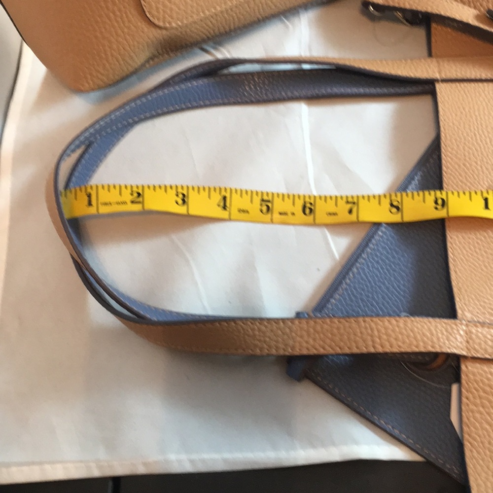 Faux leather 2 color tote bag NWT - Picture 7 of 8